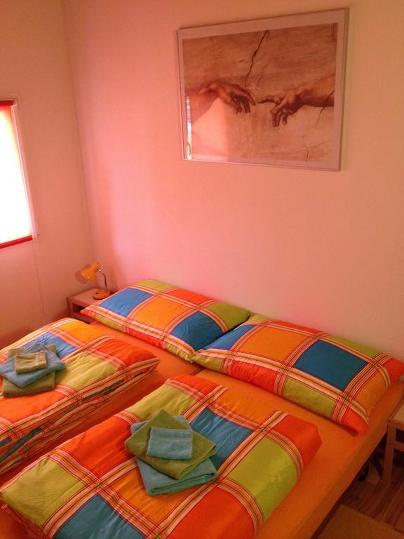 Casa Aurora Sedrun Quarto foto