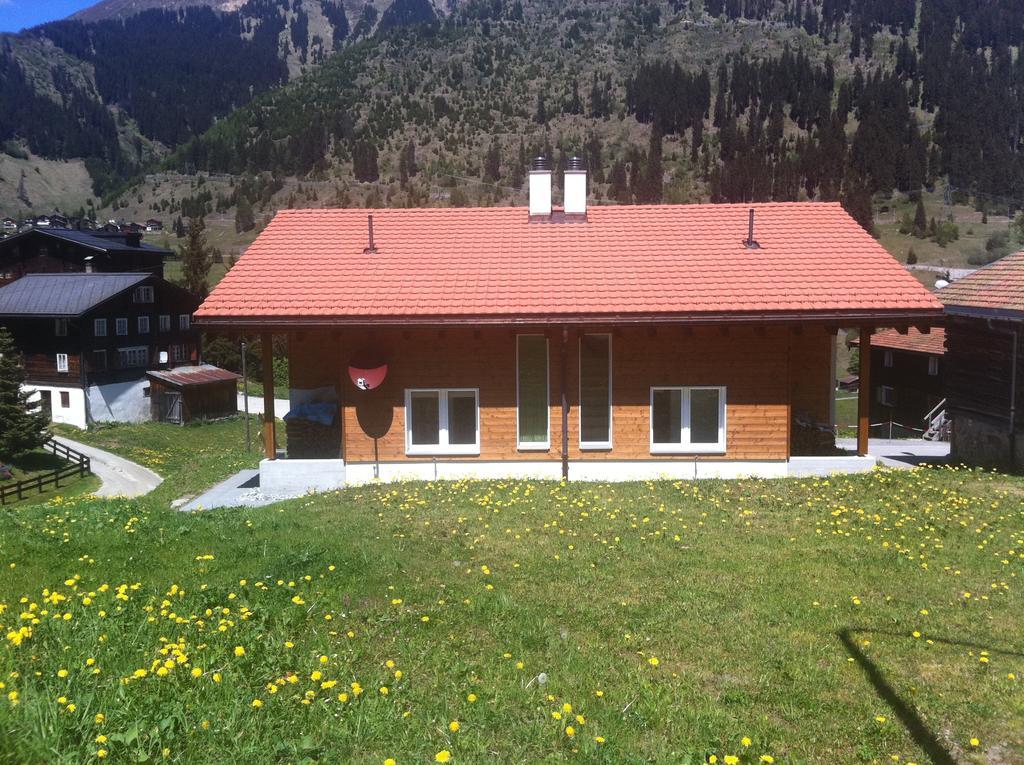 Casa Aurora Sedrun Quarto foto