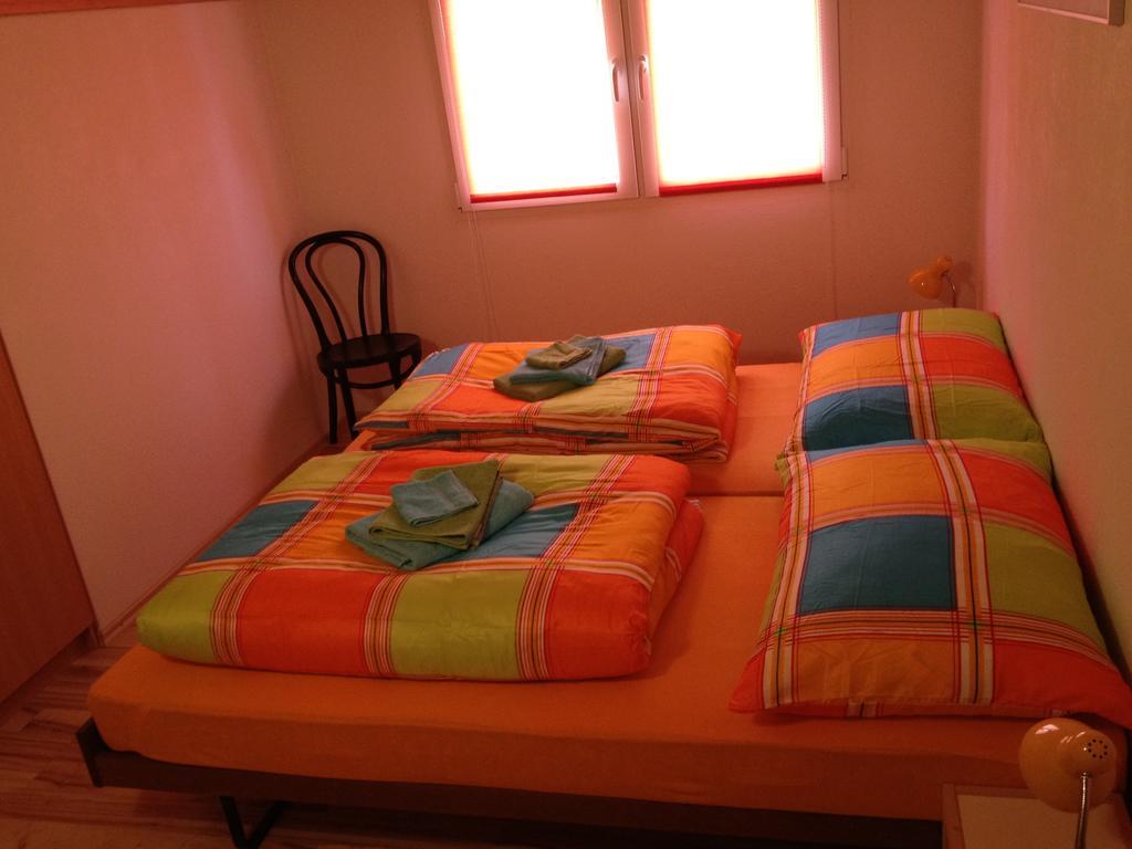 Casa Aurora Sedrun Quarto foto